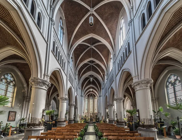 Брюссель Бельгия 2017 Gothic Saint Peter Churchs High Angle View — стоковое фото