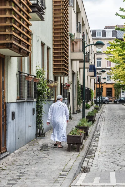 Brüksel Eski Kenti Belçika 2019 Brüksel Sokaklarında Yürüyen Geleneksel Beyaz — Stok fotoğraf