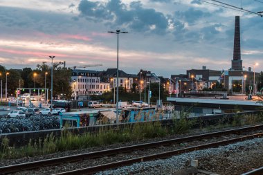 Ghent Dampoort, Flanders - Belçika - 09 02 02 2019 Endüstri bölgesi ve Gent Dampoort Tren İstasyonu üzerindeki panoramik manzara