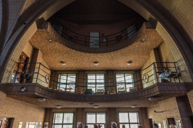 Anderlecht, Brüksel Başkent Bölgesi - Belçika - 09 15 2019 Saint Raphael Şapeli 'nin iç tasarımı