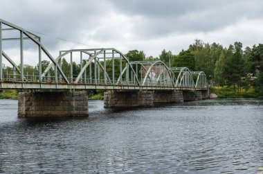Segersta, Bollnas Belediyesi - İsveç - 08 03 2019: Milleniumbridge üzerinde çapraz görüş