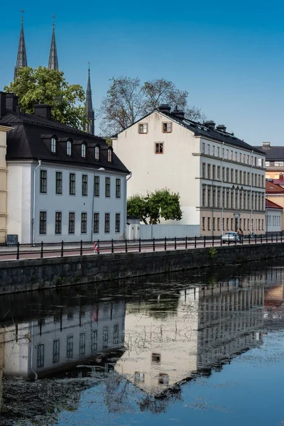 Uppsala Uppland Zweden 2019 Huizen Reflecteren Het Water Oude Binnenstad — Stockfoto