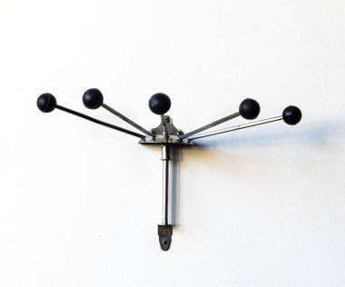 Brüksel Başkent Bölgesi - Belçika, 03 19 2022 - Bir şapka standının sanat deco süsü