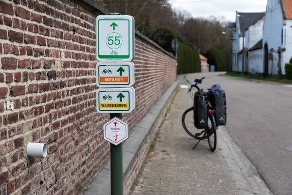 Neerhespen Flamand Brabant Belgium 2022 Kerékpár Gyalogösvénycsomópont Rendszer Jelei Számai — Stock Fotó