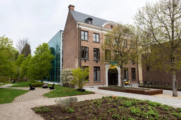 Tongeren Limburg Bélgica 2022 Parque Fachada Biblioteca Cidade — Fotografia de Stock