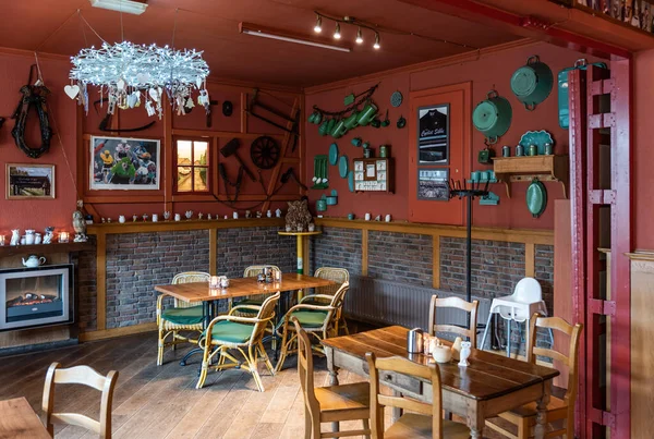 Valkenburg Limburg Holandia 2022 Tradycyjne Drewniane Wnętrza Cafe Aan Kirk — Zdjęcie stockowe