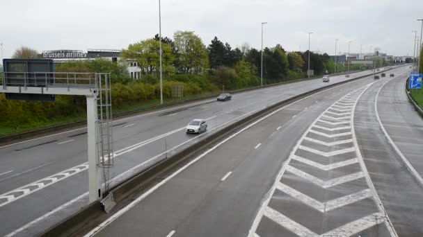 Zaventem Região Brabante Flamenga Bélgica 2022 Carros Que Conduzem Rodovia — Vídeo de Stock