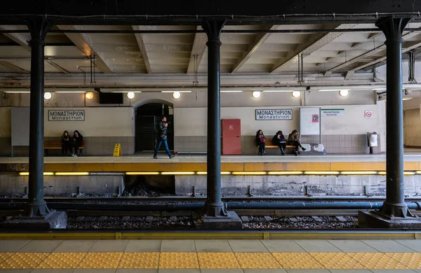 Athens Old Town Attica Greece 2019 Travellers Waiting Local Train — Stock Photo, Image