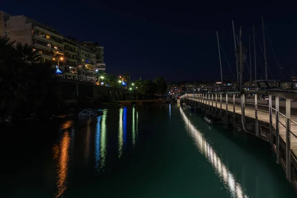 Freattyda Athens Greece 2019 Sea Pier Night Light Reflecting Water — 图库照片