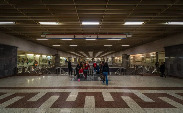 Atenas Ciudad Vieja Ática Grecia 2019 Personas Caminando Través Sala — Foto de Stock