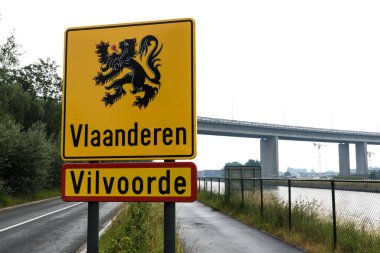 Vilvoorde, Flanders Bölgesi - Belçika - 06 13 2020 Vlaanderen bölgesindeki Vilvoorde şehrinin işareti