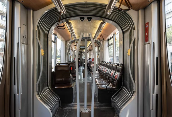 布鲁塞尔旧城 布鲁塞尔首都区 比利时 2020布鲁塞尔封闭期间现代缆车的室内设计 表示安全座椅 — 图库照片