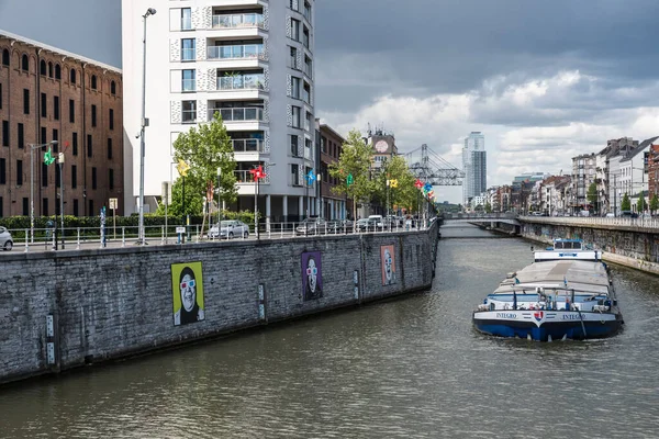 Molenbeek Bruselas Región Capital Bélgica 2020 Barco Carga Integro Sobre —  Fotos de Stock