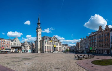 Lier, Antwerp Province, Belgium - 07 08 2022 - Panoramic view of the historical old market square against blue sky