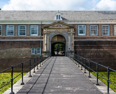 Breda, North Brabant, The Netherlands, 08 09 2022 - Castle and bridge at the castle square