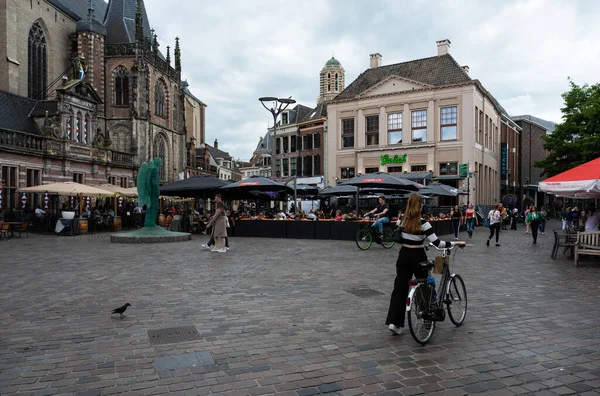 Zwolle Overijssel Netherlands 2022 Teenage Girl Bicycle Hand Walking Old — Stock Photo, Image