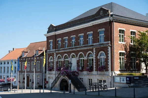 Hoegaarden Flandman Brabant ベルギー 2022年02月 市内中心部の市庁舎と広場 — ストック写真