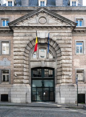 Brüksel Eski Kent, Brüksel Başkent Bölgesi, Belçika, 09 11 11 2022 - Prince Albert kulübünün Neo klasik cephesi