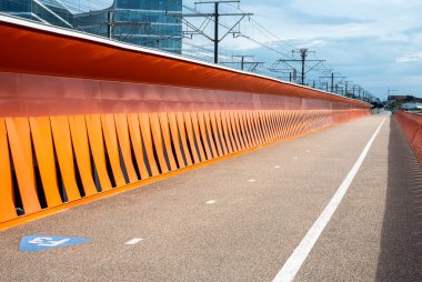 Zaventem, Flaman Brabant Bölgesi, Belçika, 09 18 2022 - Ringway üzerindeki bisiklet köprüsü