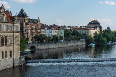 Prag - Çek Cumhuriyeti - 08 01 01 2020 Panoramic view on the city and the banks Moldau, from the Charles bridge