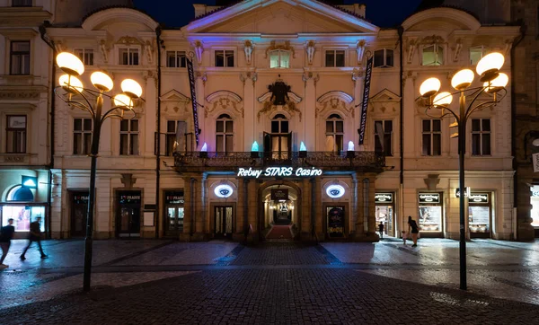 Praga Czechy 2020 Fasada Sklepu Internetowego Rebuy Stars Casino Nocy — Zdjęcie stockowe
