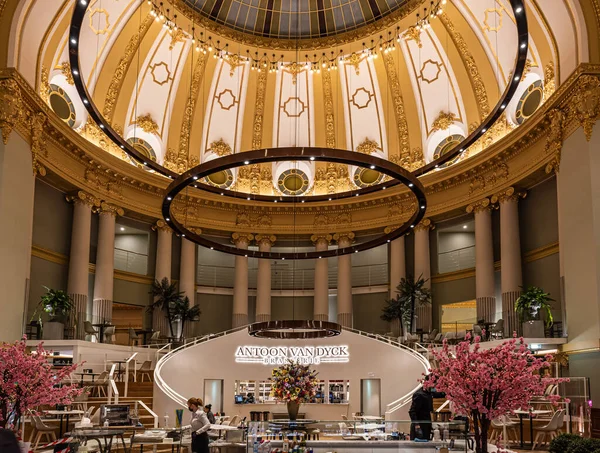 Antwerpen Flandria Belgium 2020 Luxus Bevásárlóközponttá Felújított Történelmi Bálterem — Stock Fotó
