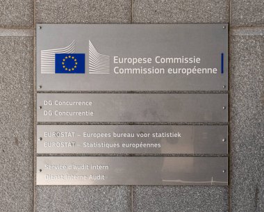 Aziz Josse, Brüksel Başkent Bölgesi - Belçika - 04 26 2021 - Eurostat Avrupa Komisyonu binasının işaretini kapat