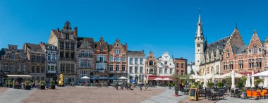 Dendermonde, Doğu Flanders Bölgesi, Belçika - 08 28 2021 Extra geniş panoramik manzara