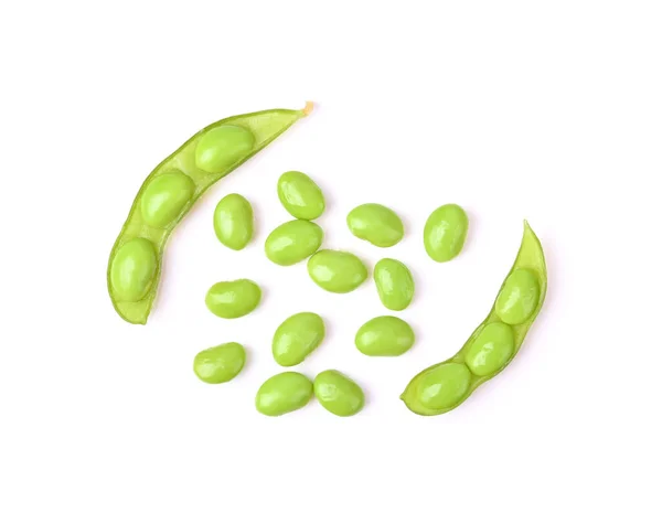 绿色的大豆 白色背景的豆子 顶部视图 — 图库照片
