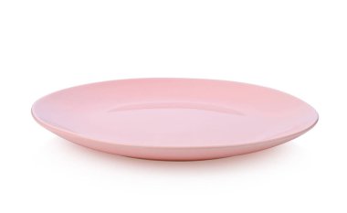 Boş pembe seramik plaka beyaz arkaplanda izole edildi