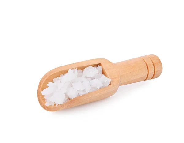 Sůl Dřevěné Lopatce Izolované Bílém Pozadí — Stock fotografie
