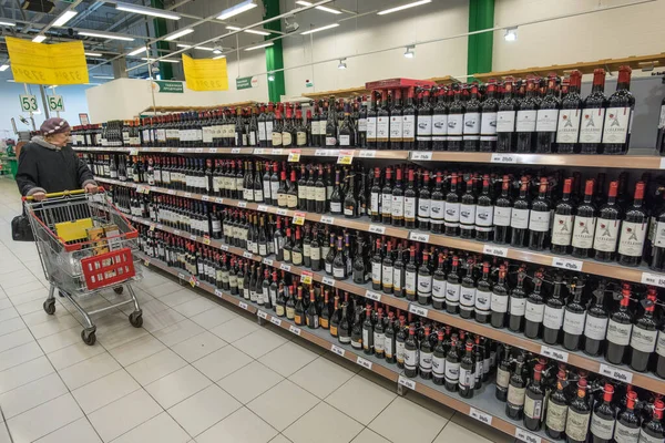 Sprzedaż alkoholu; — Zdjęcie stockowe