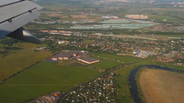 Vue aérienne depuis un aéronef descendant — Video