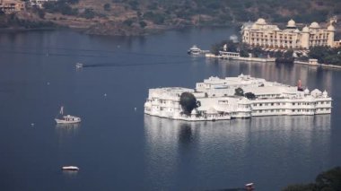Pichola gölünden Udaipur 'a