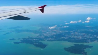 İniş yapan uçaktan hava görüntüsü