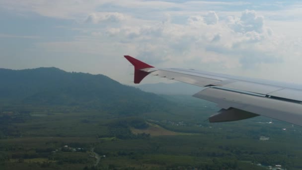 Vista aerea dall'aeroplano discendente — Video Stock