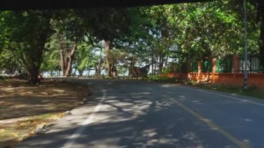 Phuket yolu, Tuk-tuk motosikletinin manzarası.