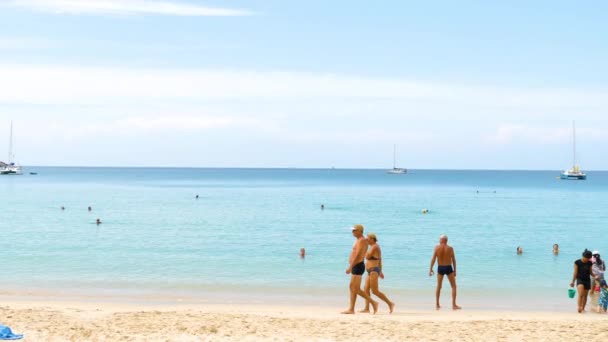 Praia de Nai Harn, ao sul da ilha de Phuket — Vídeo de Stock