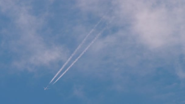Авиалайнер на уровне полета — стоковое видео