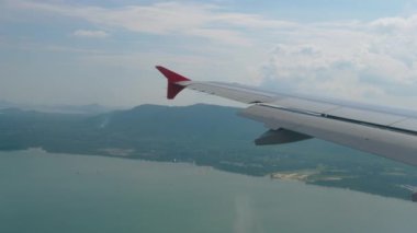 İniş yapan uçaktan hava görüntüsü