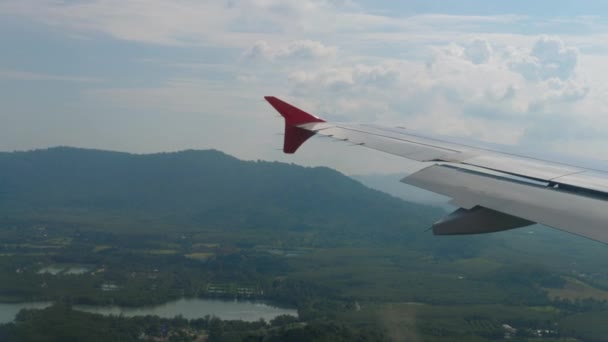 Passenger plane arrives, landing — Vídeo de Stock