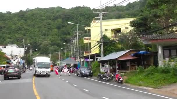 Verkehr auf Phuket Straßen — Stockvideo