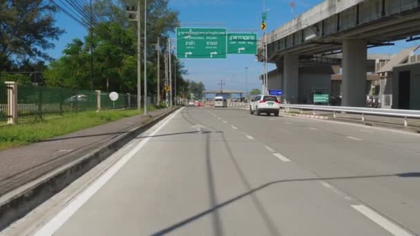 Phuket Road, vy från tuk-tuk motorcykel — Stockvideo
