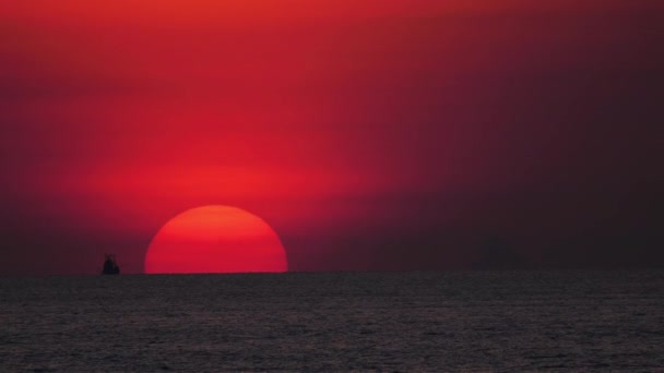 Закат на острове Пхукет — стоковое видео