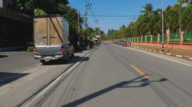 Phuket yolu, Tuk-tuk motosikletinin manzarası.