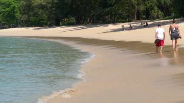 Мбаппе на пляже Кхао — стоковое видео