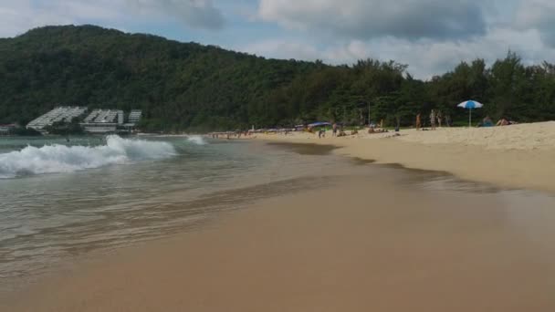 Plaża Nai Harn na południu wyspy Phuket — Wideo stockowe