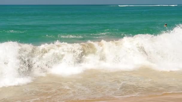 Hermosa vista relajante de las olas del mar — Vídeo de stock