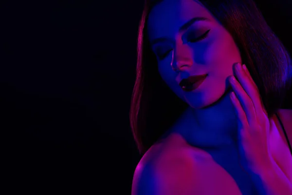 Wunderschöne Verjüngungskur Werbung Junge Dame Gesicht Mit Modischen Abend Make — Stockfoto