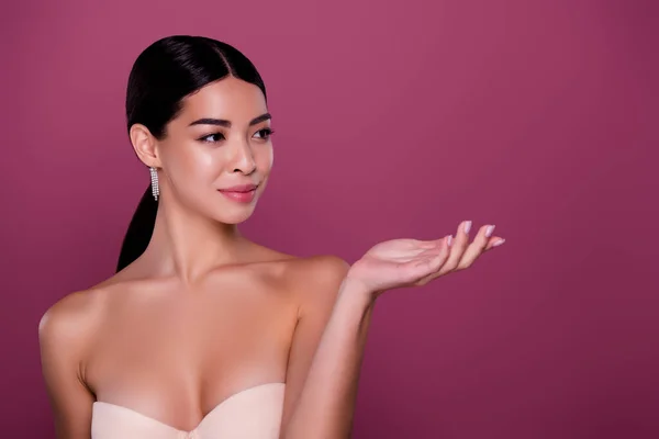 Portrait Lovely Lady Demonstrate New Skin Body Care Treatment Pink — Foto de Stock